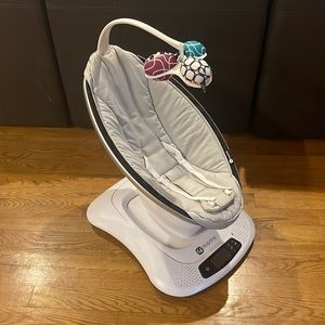 4MOMS MAMAROO SWING